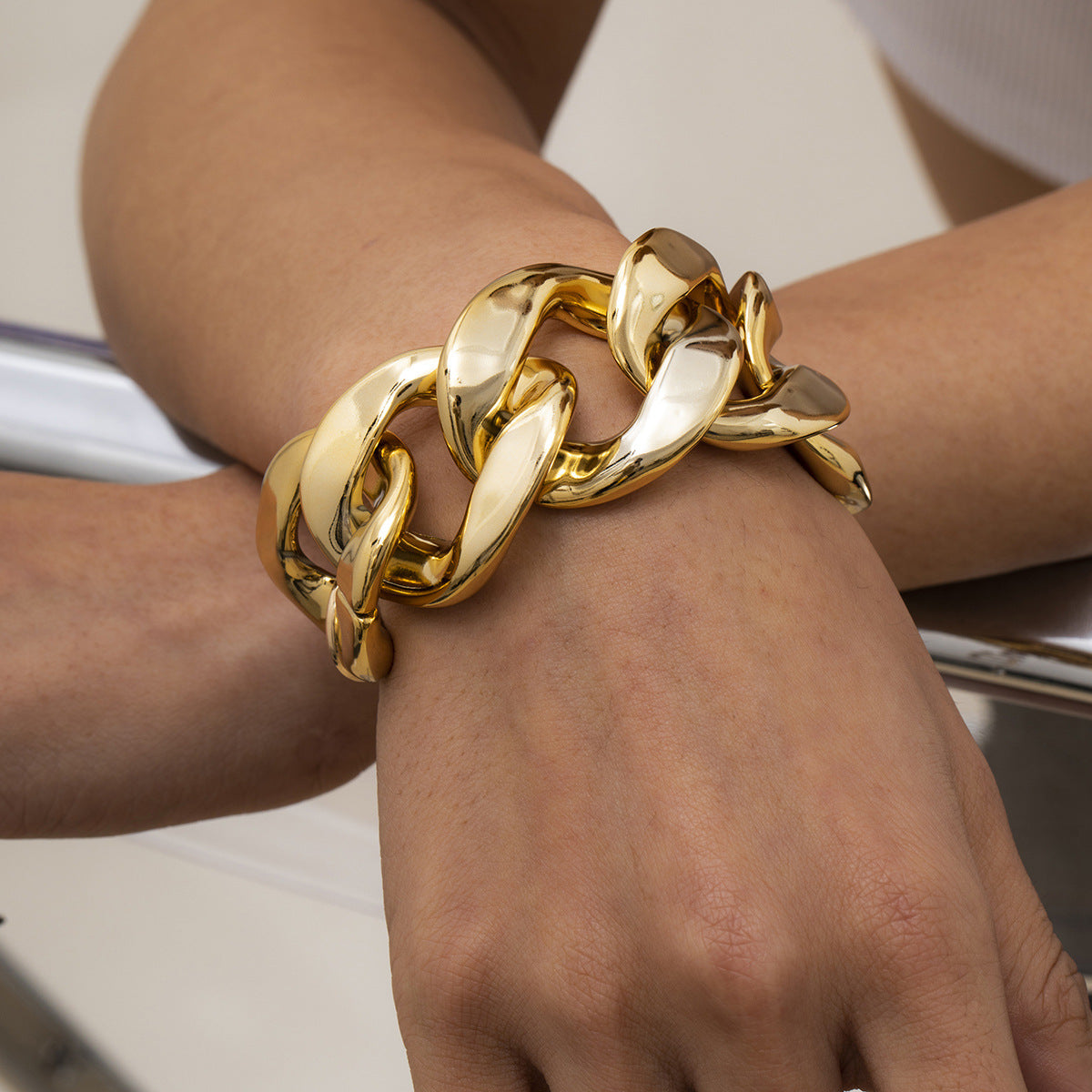 🔩 Bracelet + Chunky Punk Twist Chain Bracelet – Geometric Bold Design