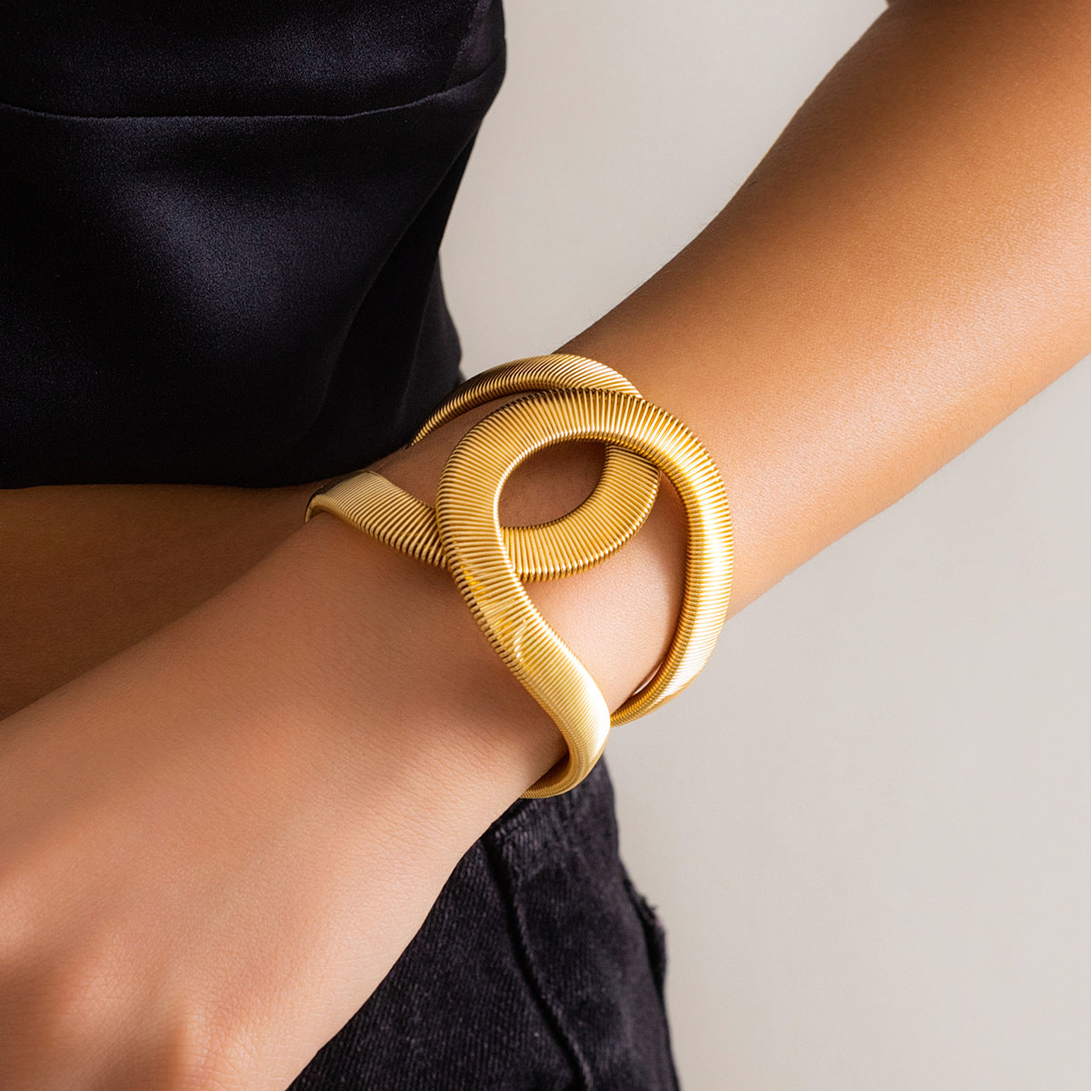 🖤 Bracelet + Adjustable Wide Punk Metal Cuff – Streetwear Charm