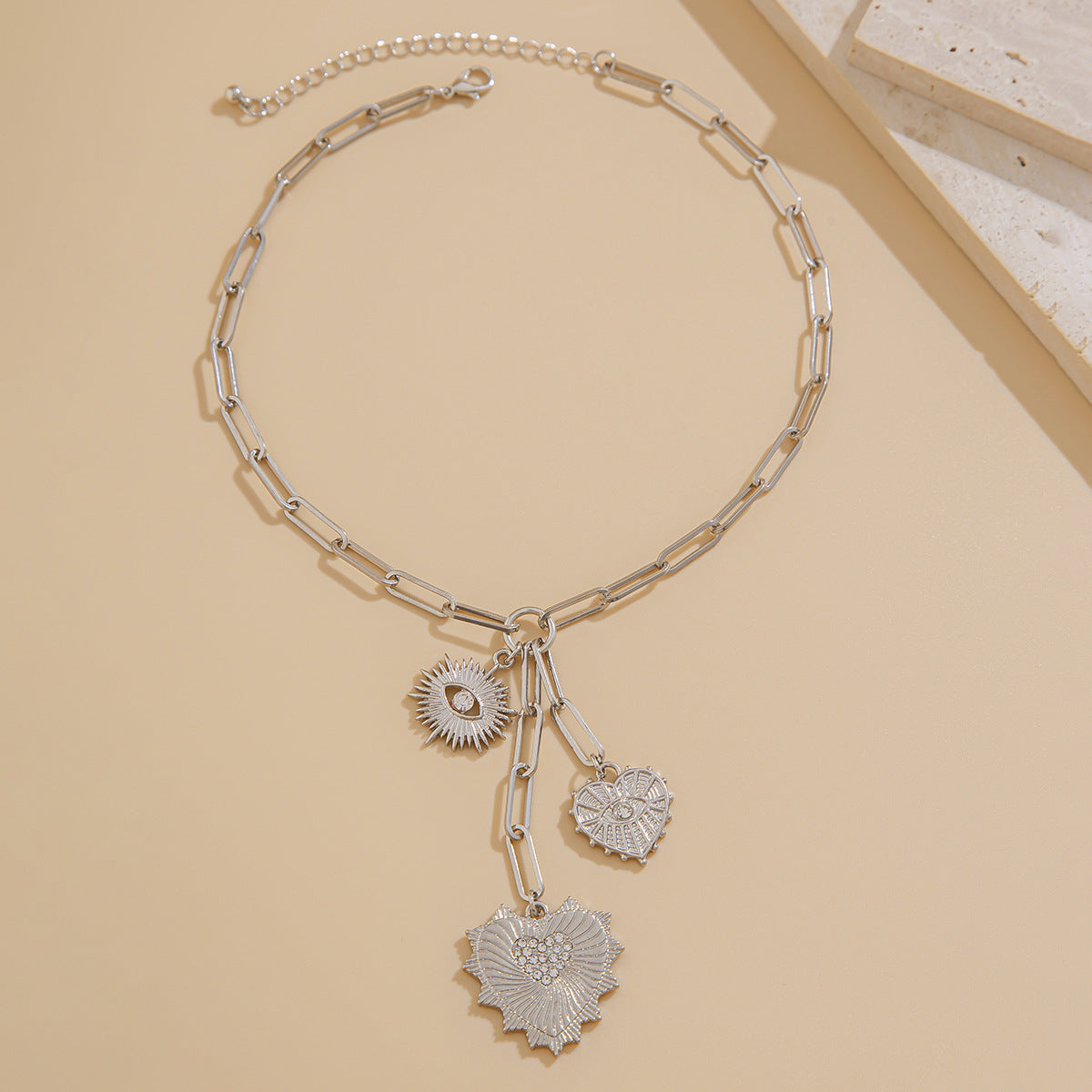 🌞 Necklace + Sun Pendant With Zircon – Minimalist Heart Design