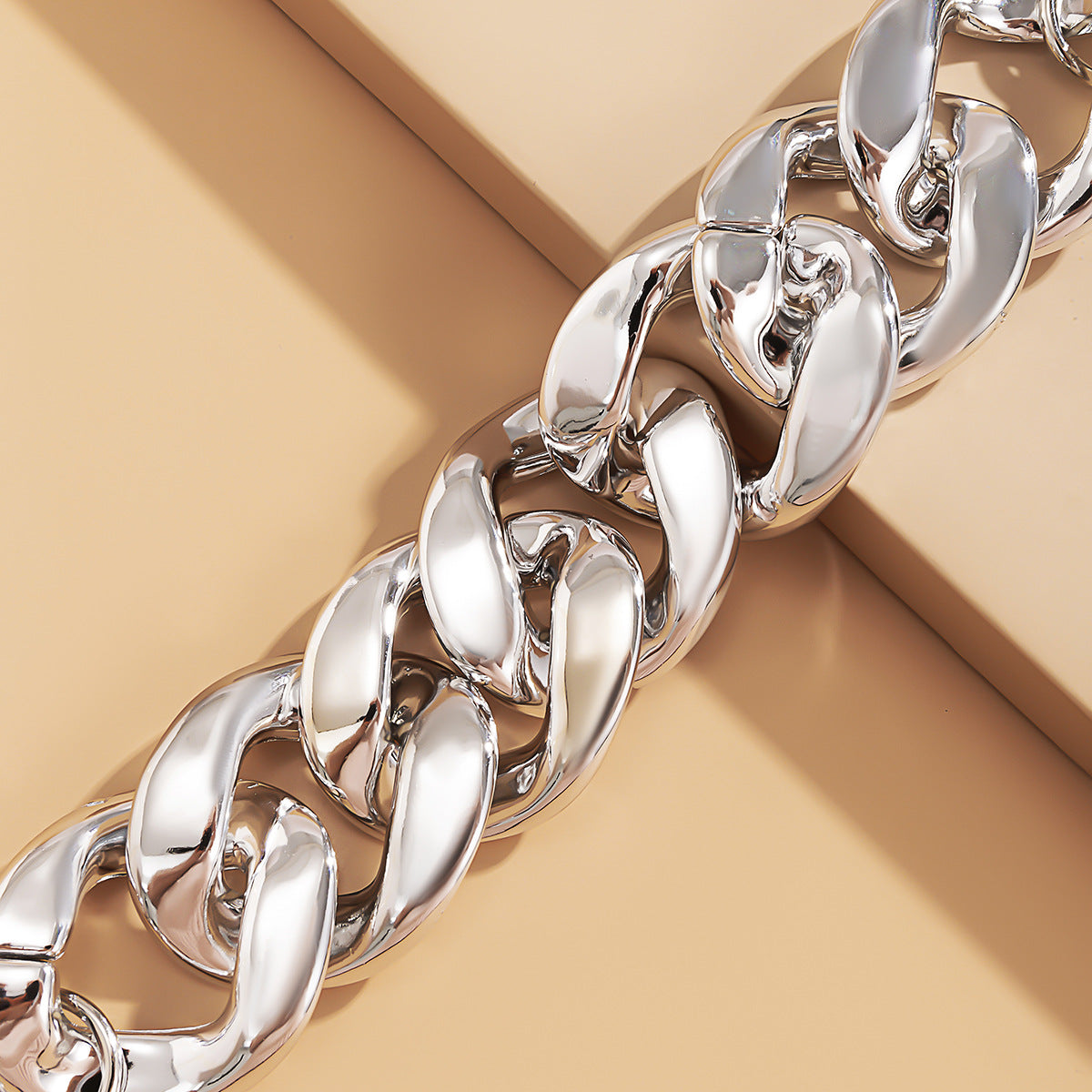 🔩 Bracelet + Chunky Punk Twist Chain Bracelet – Geometric Bold Design