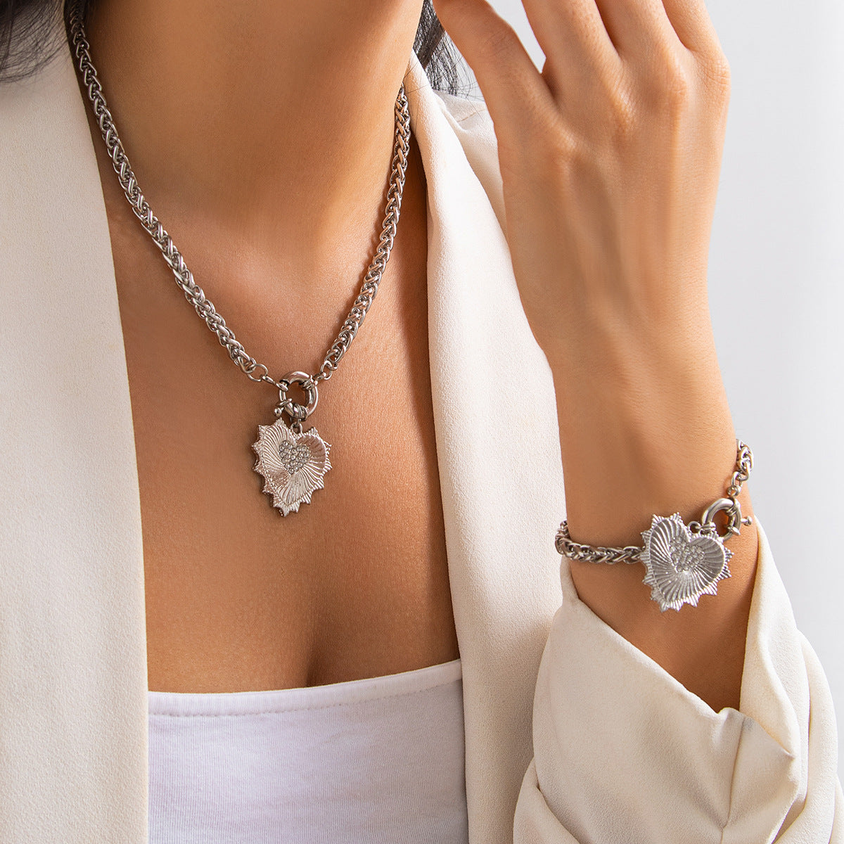 💎 Necklace Set + Rhinestone Heart Pendant + Luxury Toggle Chain