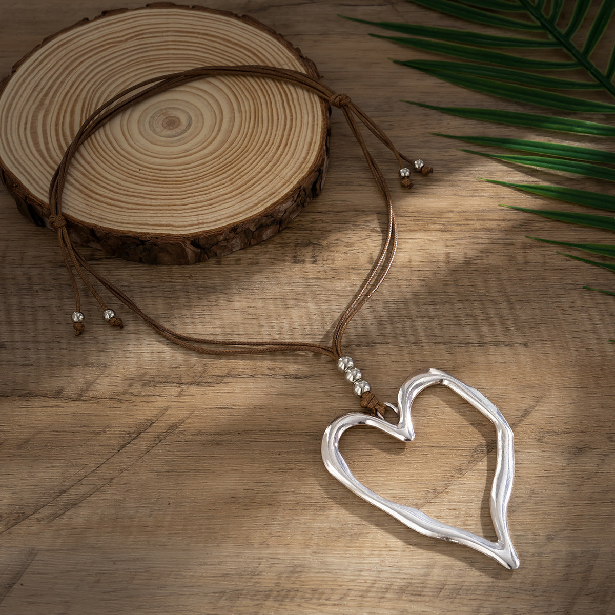 💘 Choker + Velvet Ribbon Oversized Heart Choker – Sweet & Bold Fusion