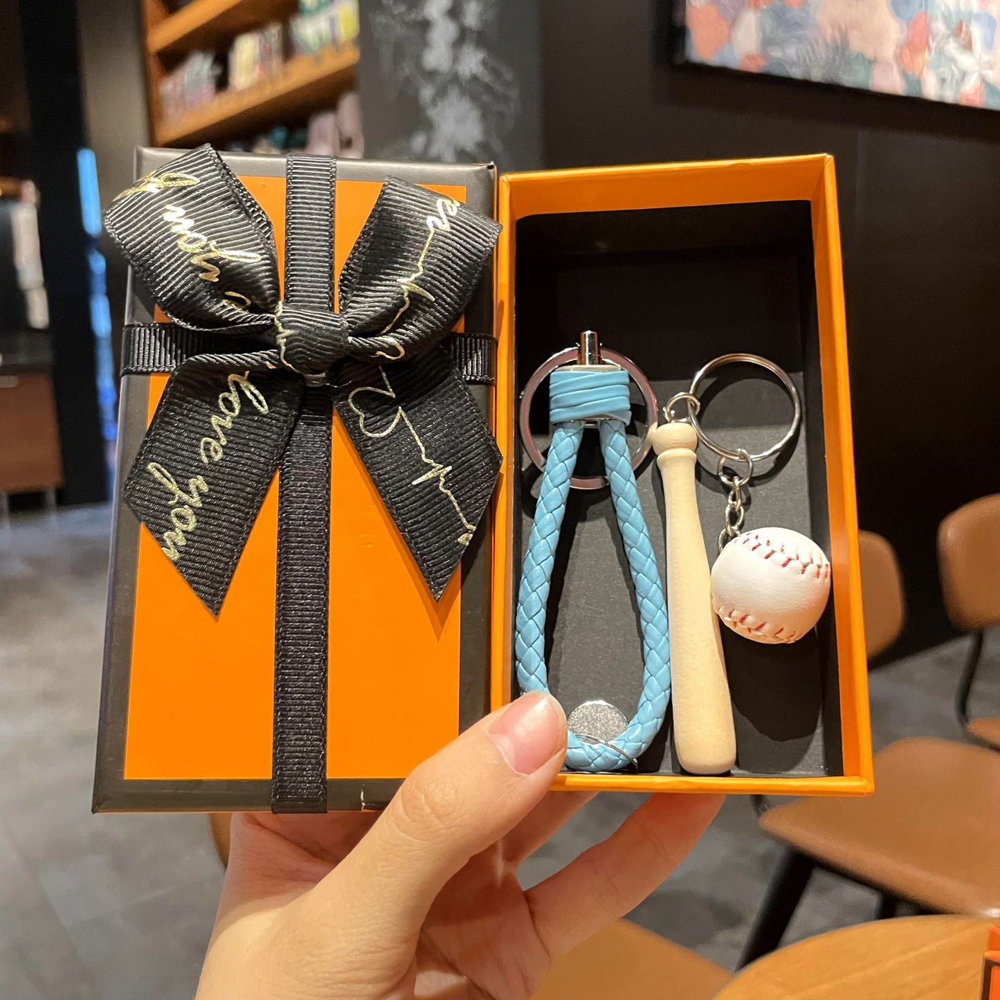 ⚾ Mini Baseball Glove & Ball Keychain — Sporty Charm for Bags & Gifts