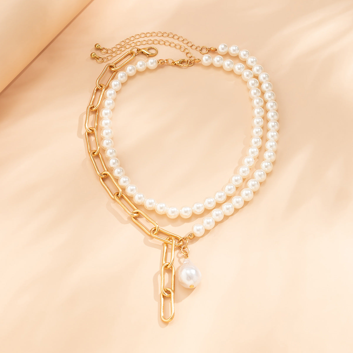 💎 Necklace + Baroque Pearl Pendant Choker – Sweet & Chic
