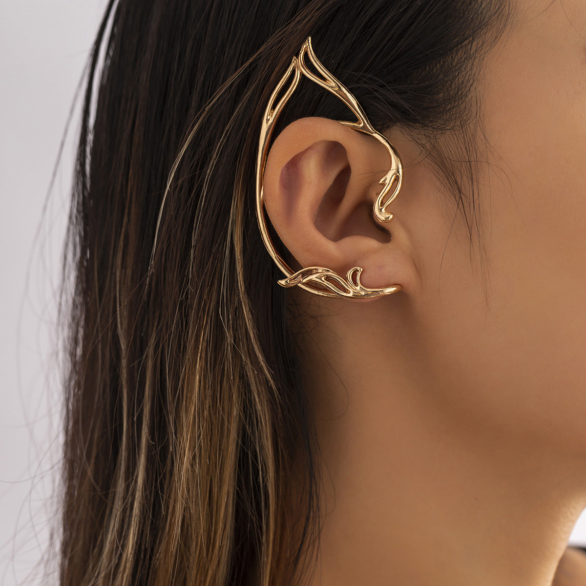 🐱 Earrings + Hollow Cat Ear Elf Ear Clip – No Piercing