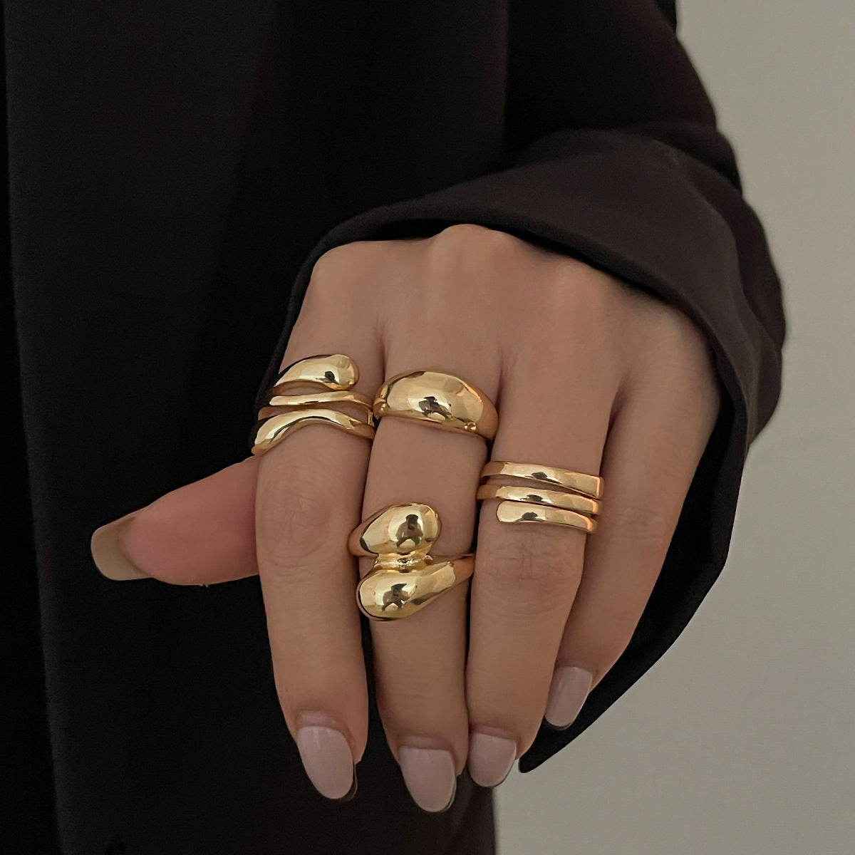 🌀 Bracelet + Wide Spring Coil Metal Cuff – Bold Punk Texture