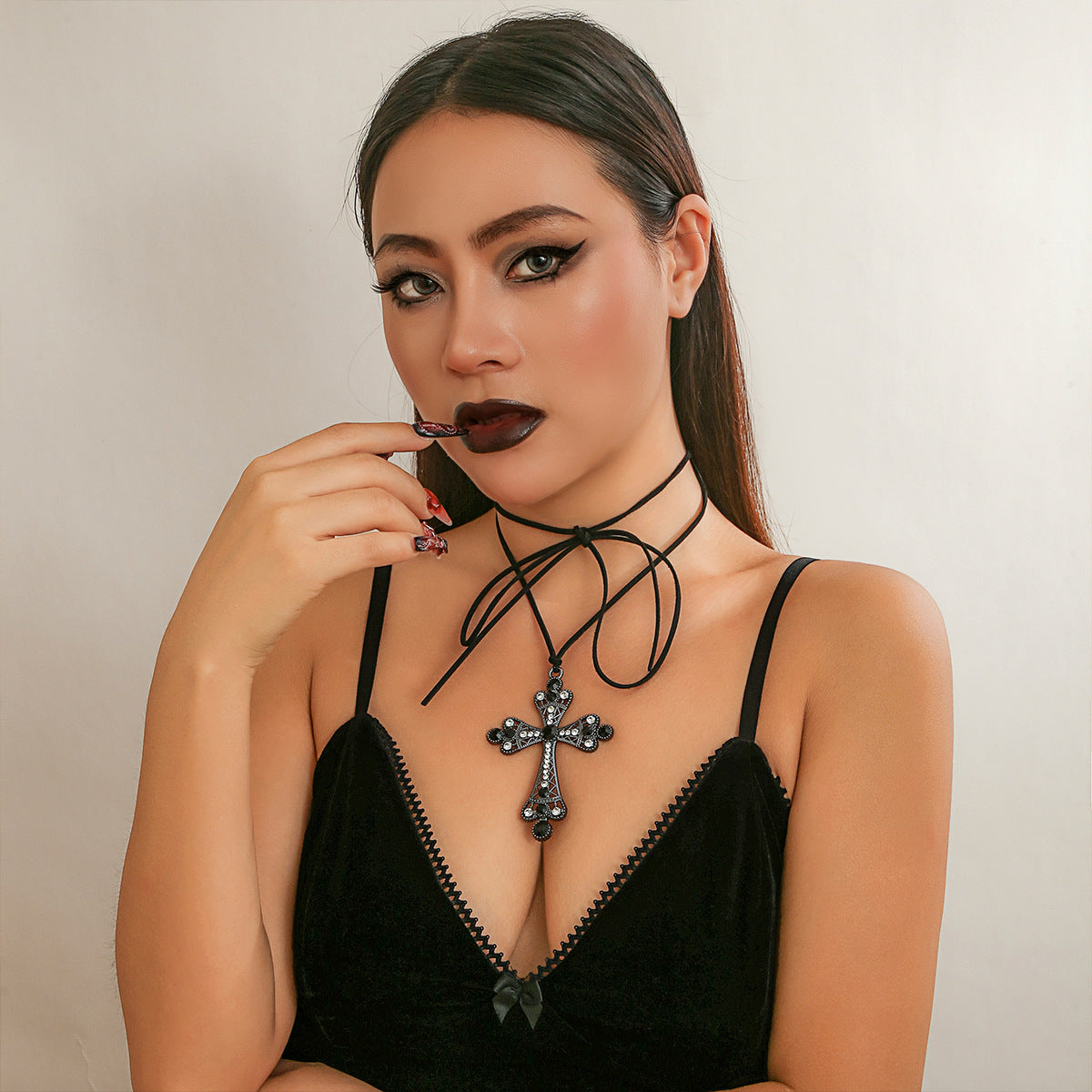 🦇 Choker + Gothic Cross Rhinestone Tie Necklace – Sweetpunk Style