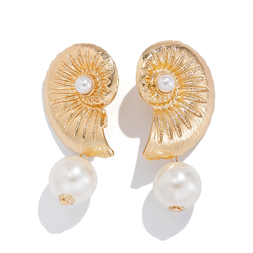 🐚 Earrings + Seashell Pearl Stud Earrings – Beach Vibe