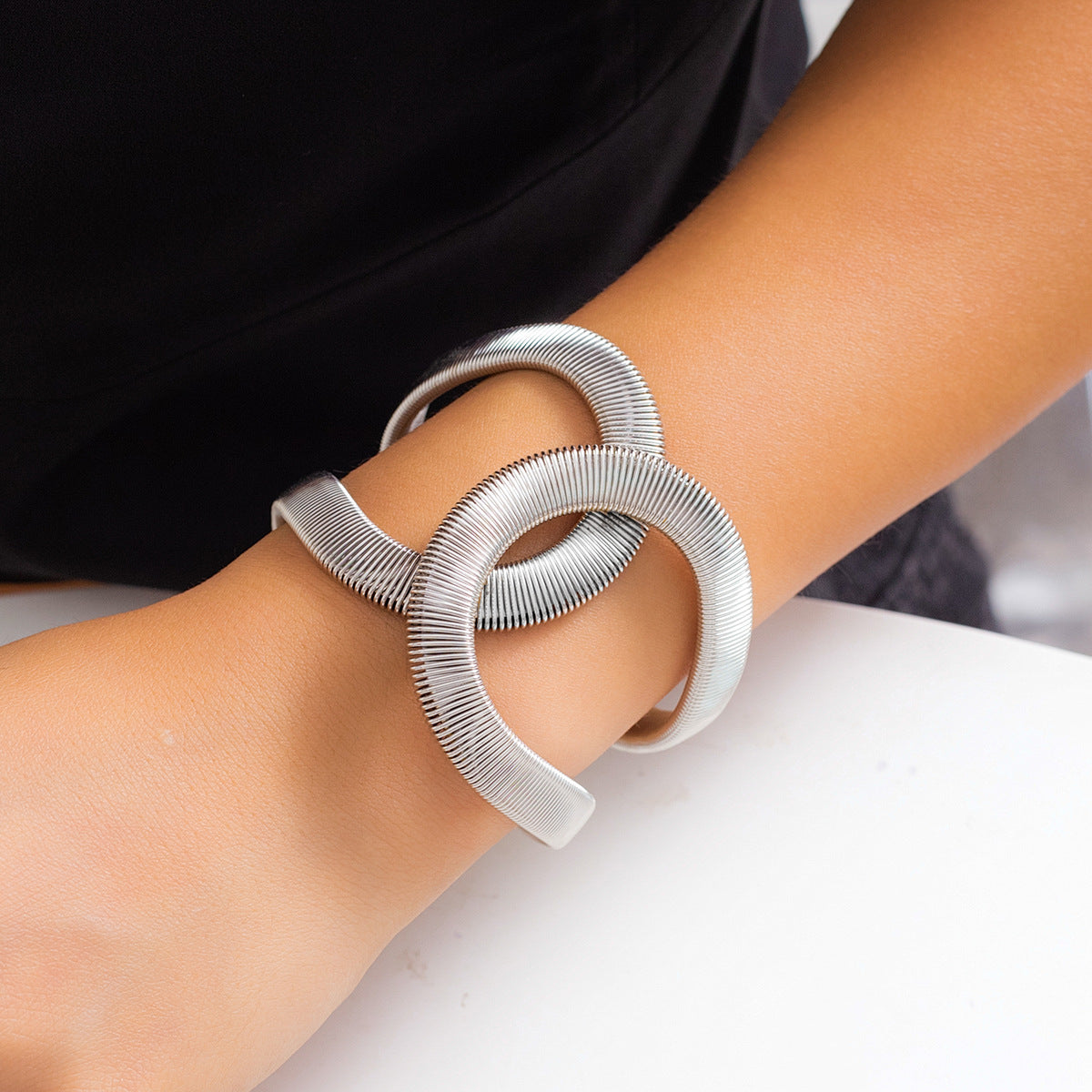🖤 Bracelet + Adjustable Wide Punk Metal Cuff – Streetwear Charm
