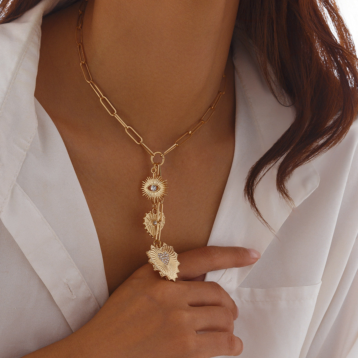 🌞 Necklace + Sun Pendant With Zircon – Minimalist Heart Design