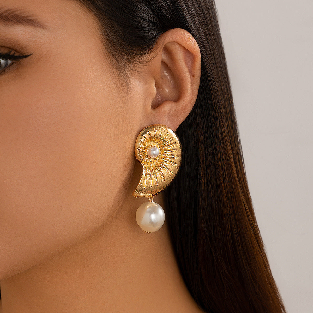 🐚 Earrings + Seashell Pearl Stud Earrings – Beach Vibe