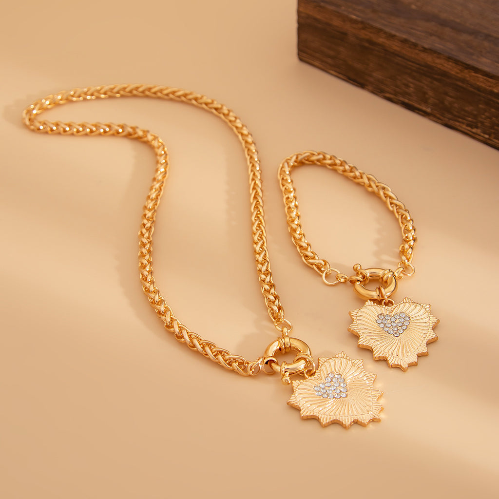 💎 Necklace Set + Rhinestone Heart Pendant + Luxury Toggle Chain
