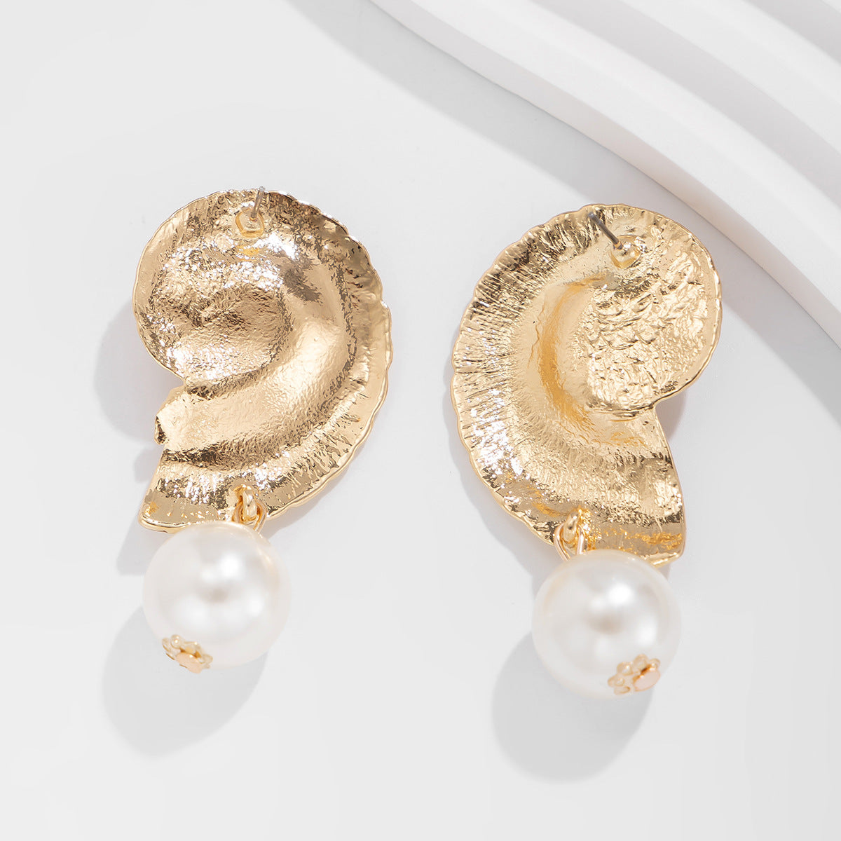 🐚 Earrings + Seashell Pearl Stud Earrings – Beach Vibe