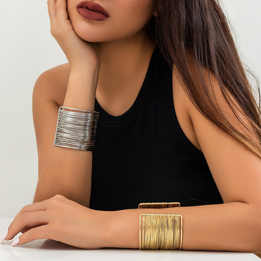🖤 Bracelet + Brushed Metal Open Cuff – Minimalist Cool Style