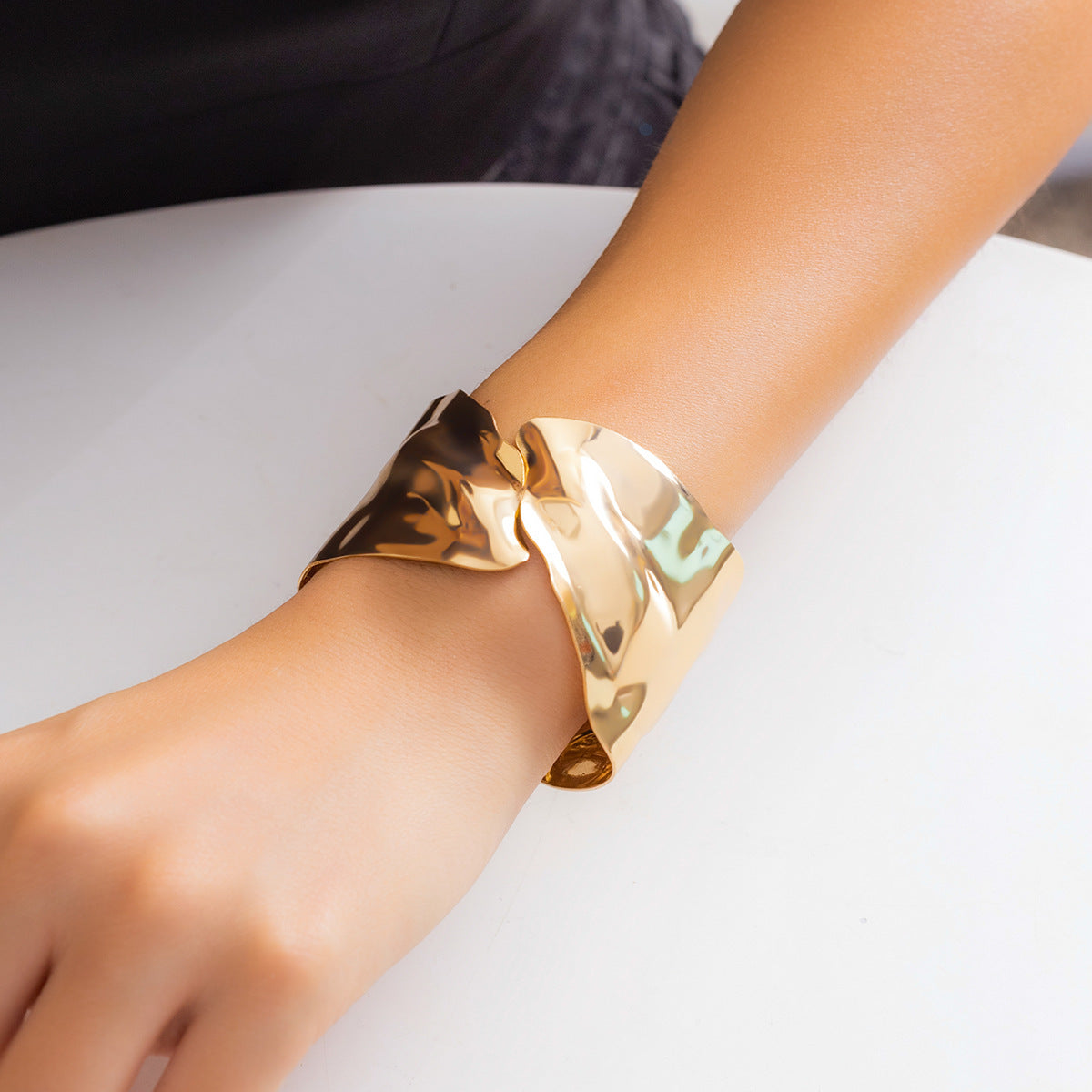 🖤 Bracelet + Adjustable Wide Punk Metal Cuff – Streetwear Charm