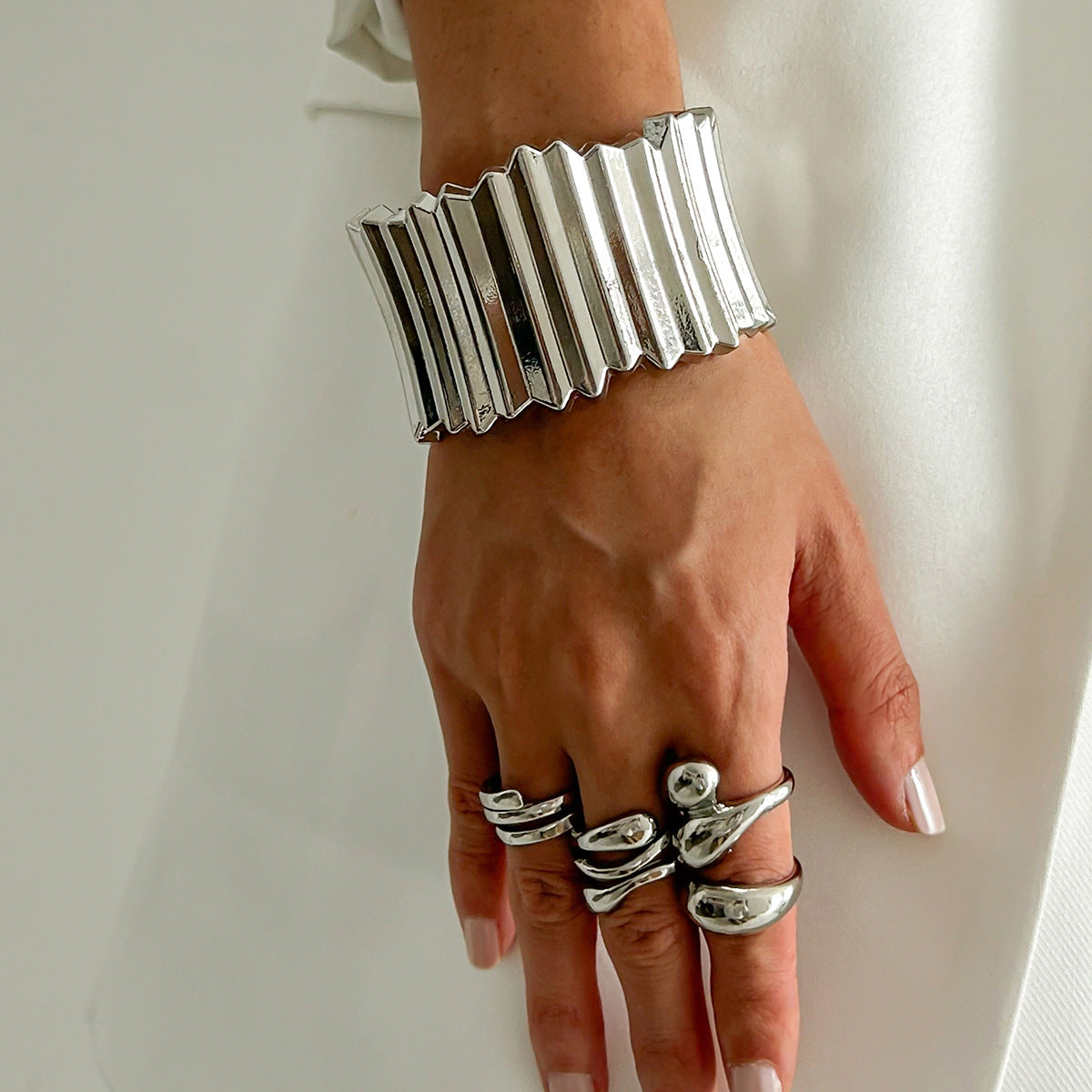 🌀 Bracelet + Wide Spring Coil Metal Cuff – Bold Punk Texture