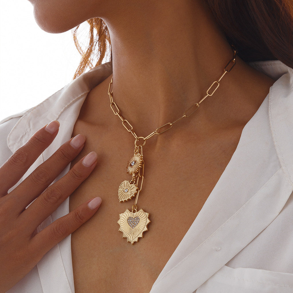 🌞 Necklace + Sun Pendant With Zircon – Minimalist Heart Design