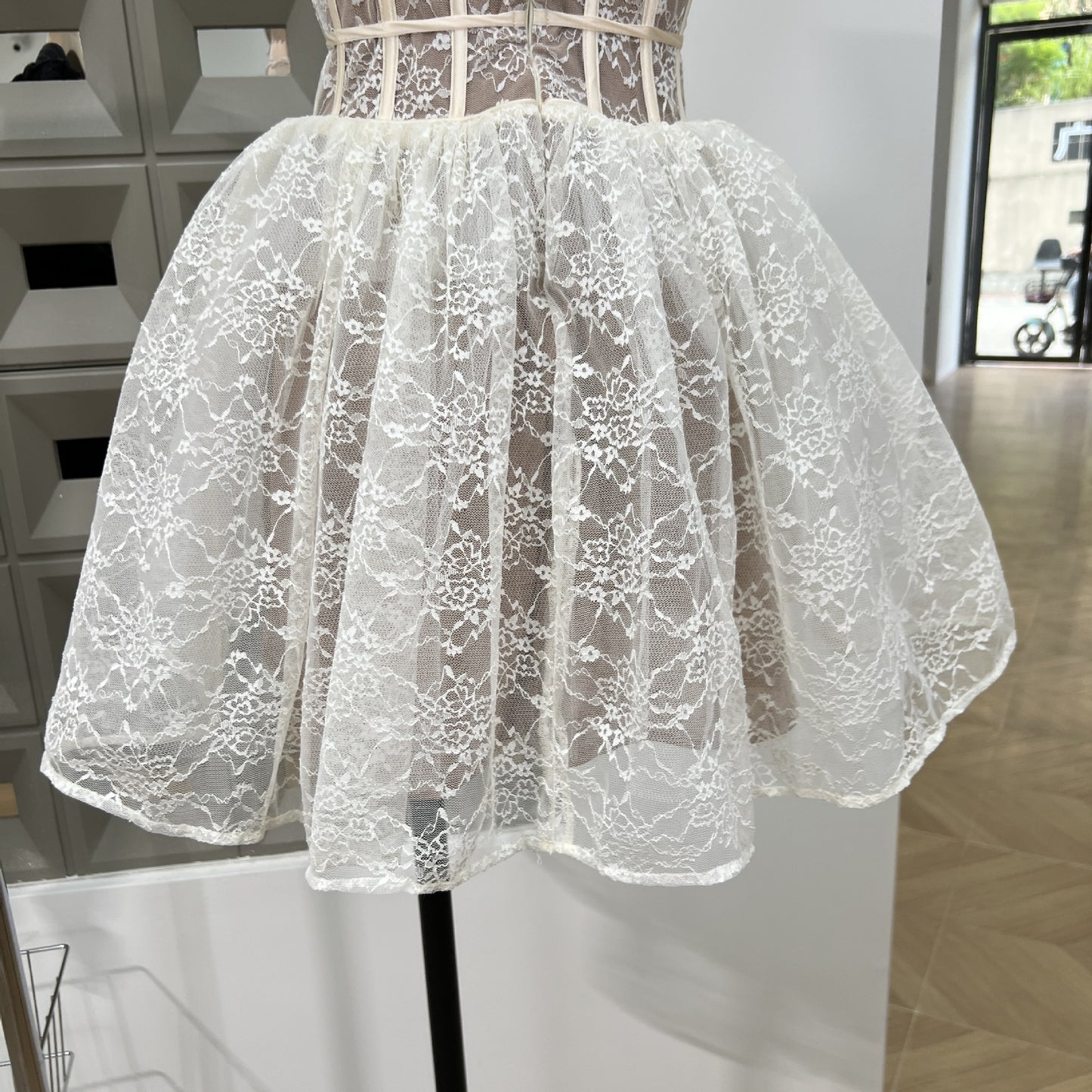 🎉 Spicy｜Lace Boned Puff Camisole Party Mini Dress