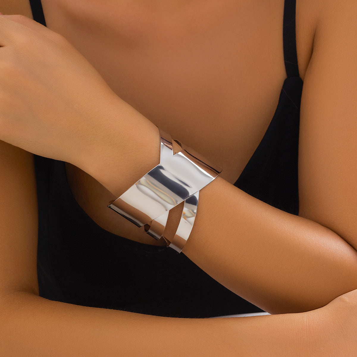 🖤 Bracelet + Adjustable Wide Punk Metal Cuff – Streetwear Charm