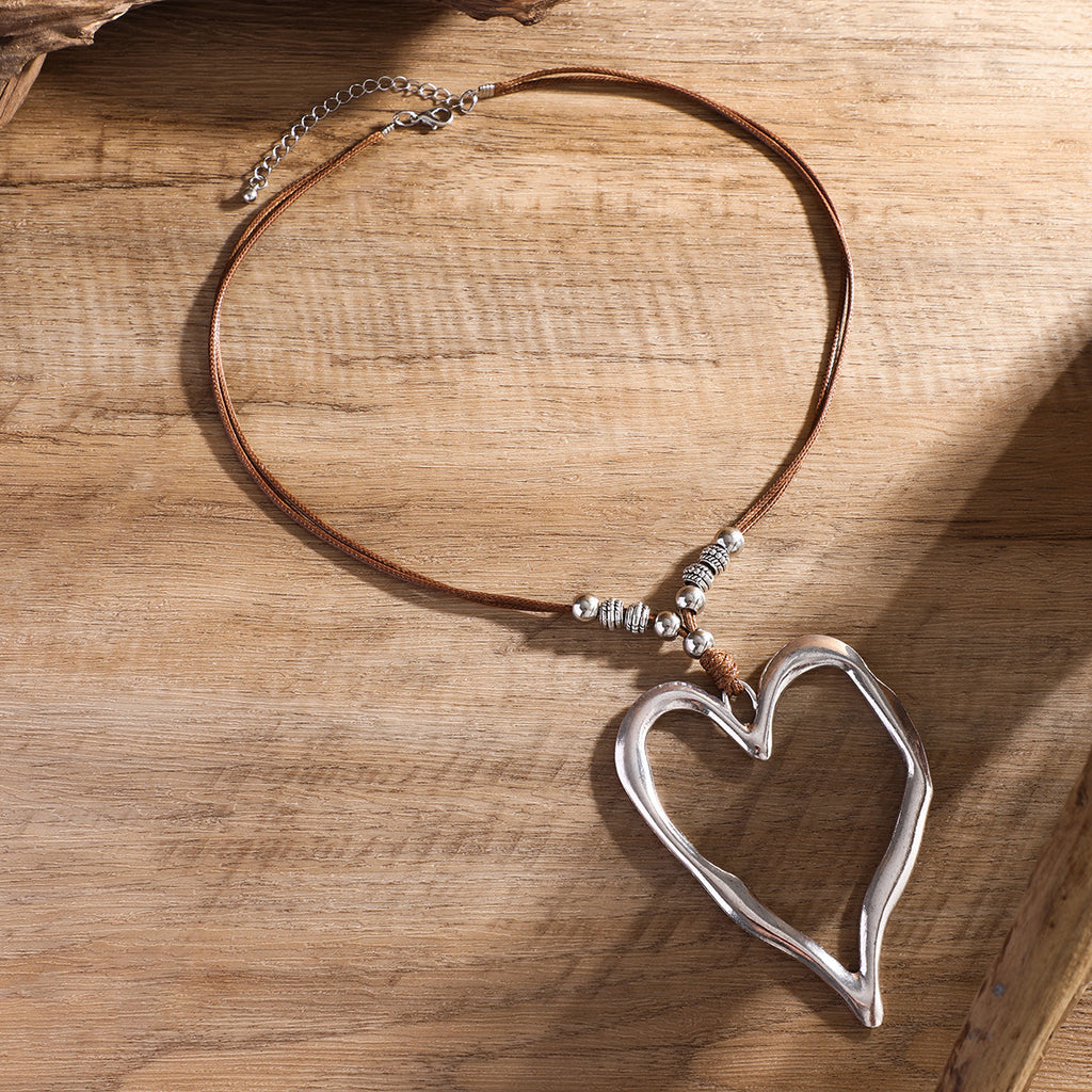 💘 Choker + Velvet Ribbon Oversized Heart Choker – Sweet & Bold Fusion