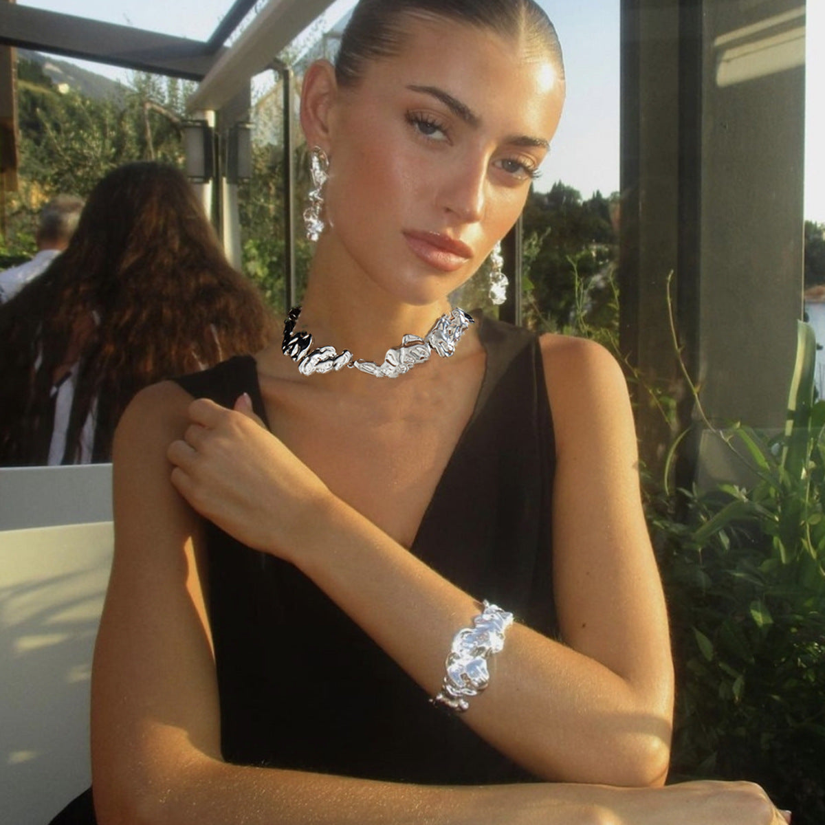 💧 Choker + Molten Metal Texture Choker – Minimalist Lava Style