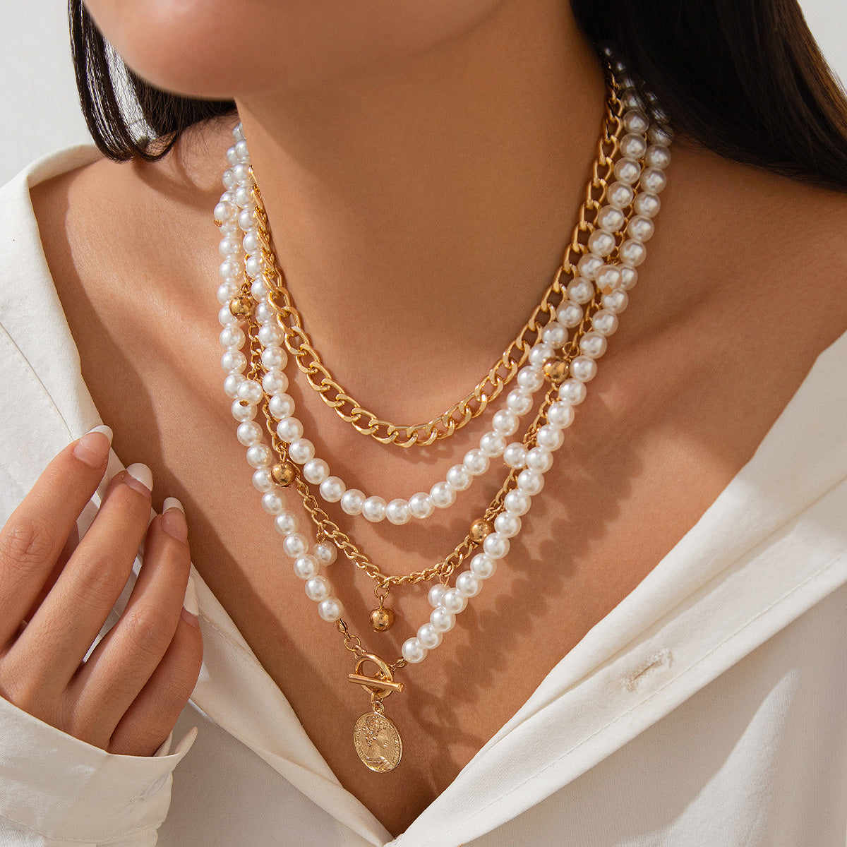 ⚪ Necklace + Elegant Pearl Beaded Necklace – Aluminum Chain Multi-Layer Look