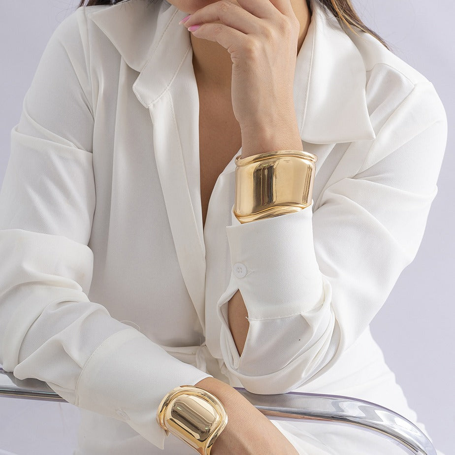 🍃 Bracelet + Hollow Leaf Cutout Open Cuff – French Retro Design