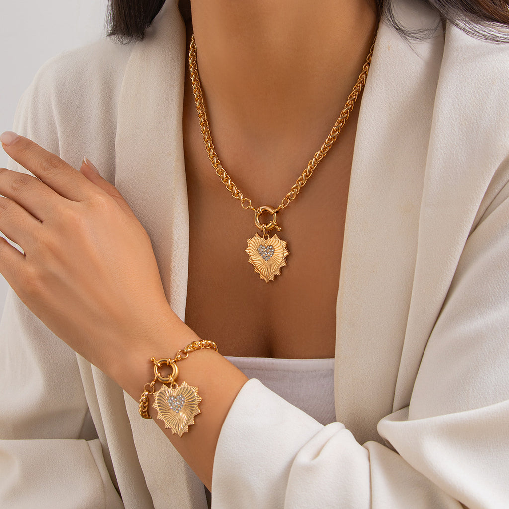💎 Necklace Set + Rhinestone Heart Pendant + Luxury Toggle Chain