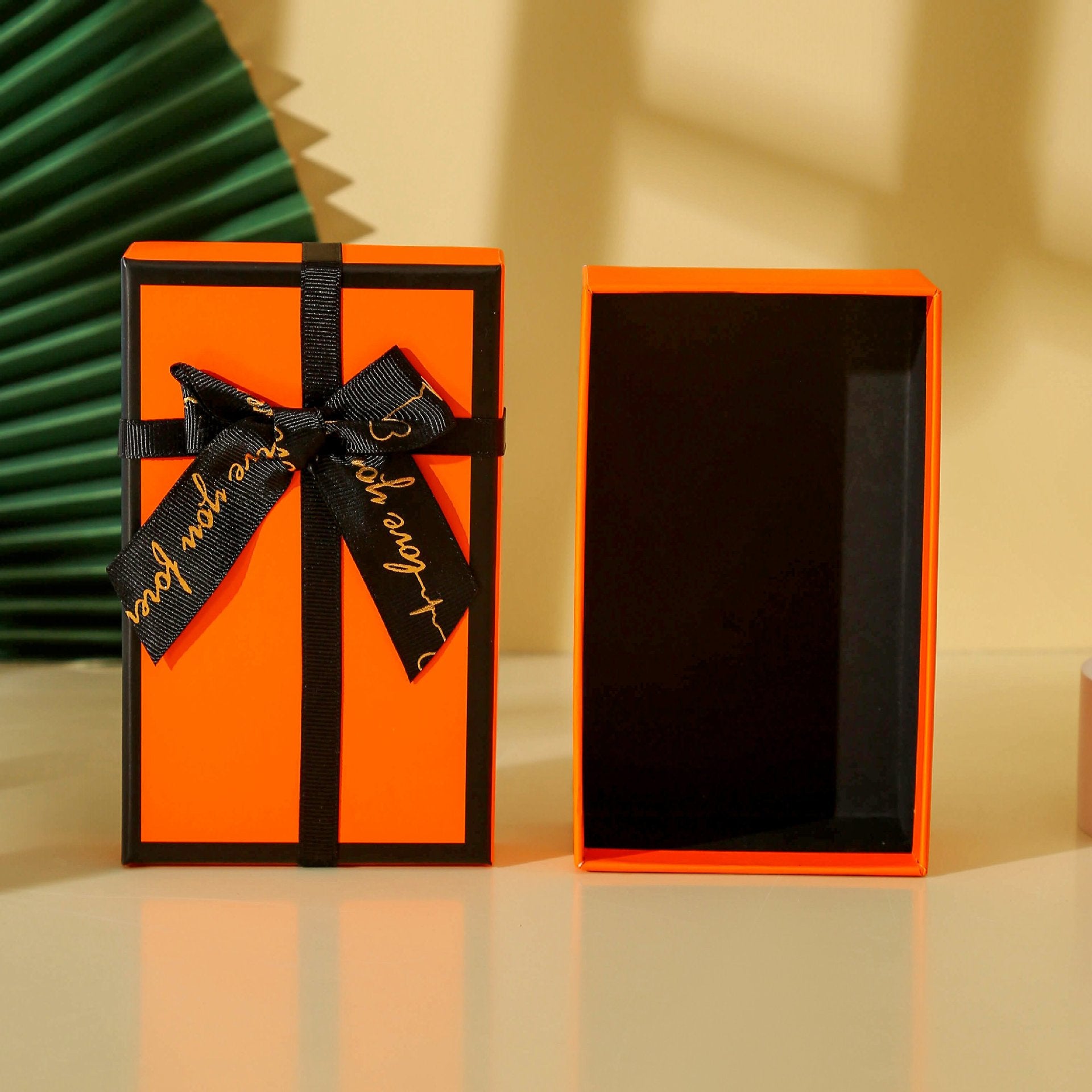 🎾 Mini Tennis Racket Keychain