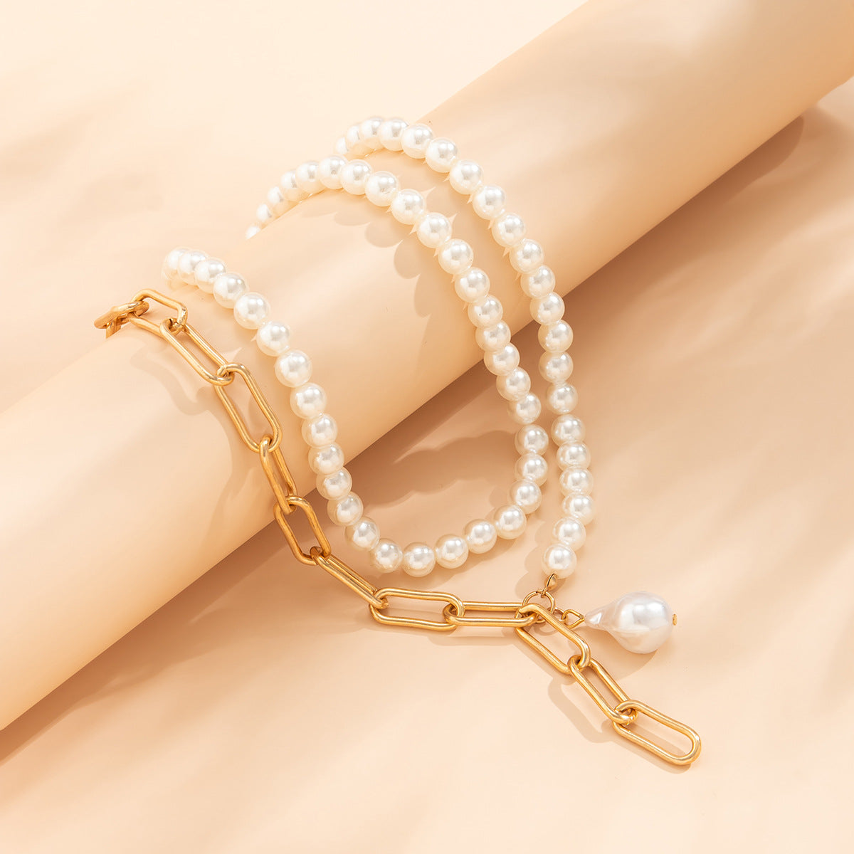 💎 Necklace + Baroque Pearl Pendant Choker – Sweet & Chic