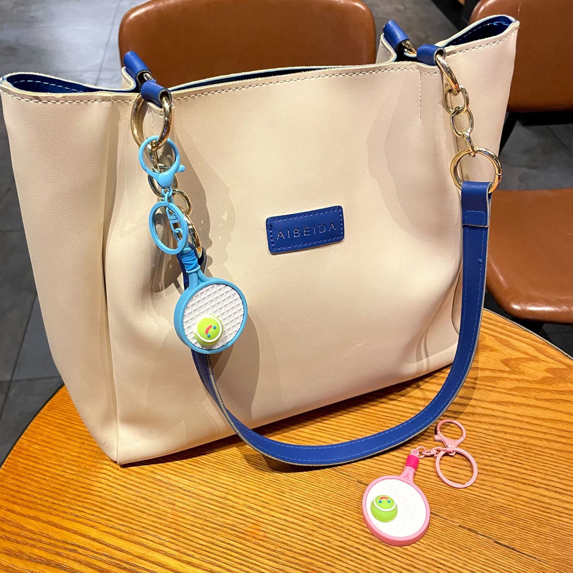 🎾 Mini Tennis Racket Keychain