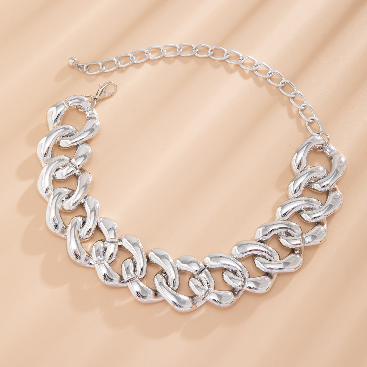 🧩 Necklace + Chunky Punk Chain Collar – Geometric Clasp Detail