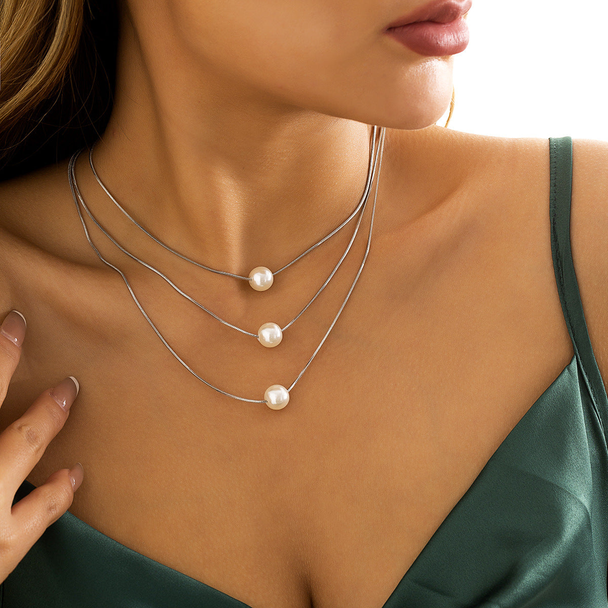 🎀 Necklace + Layered Pearl Pendant Necklace – French Snake Chain Style
