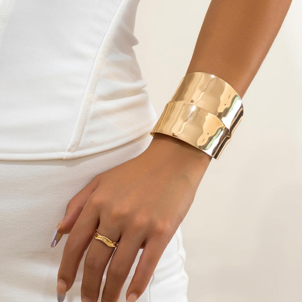 🖤 Bracelet + Adjustable Wide Punk Metal Cuff – Streetwear Charm